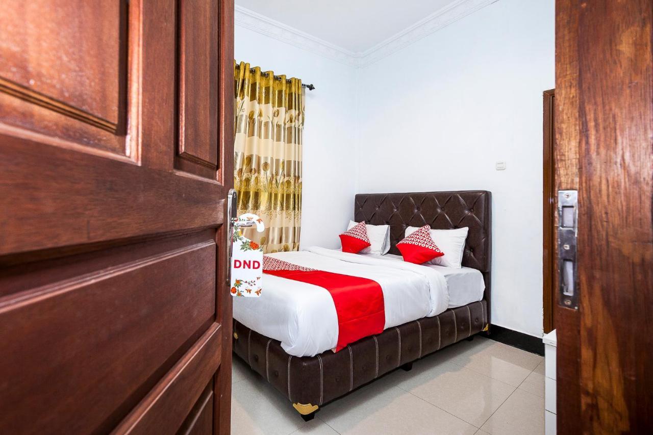 Oyo 1520 Hotel Kartini Tarutung Exteriér fotografie