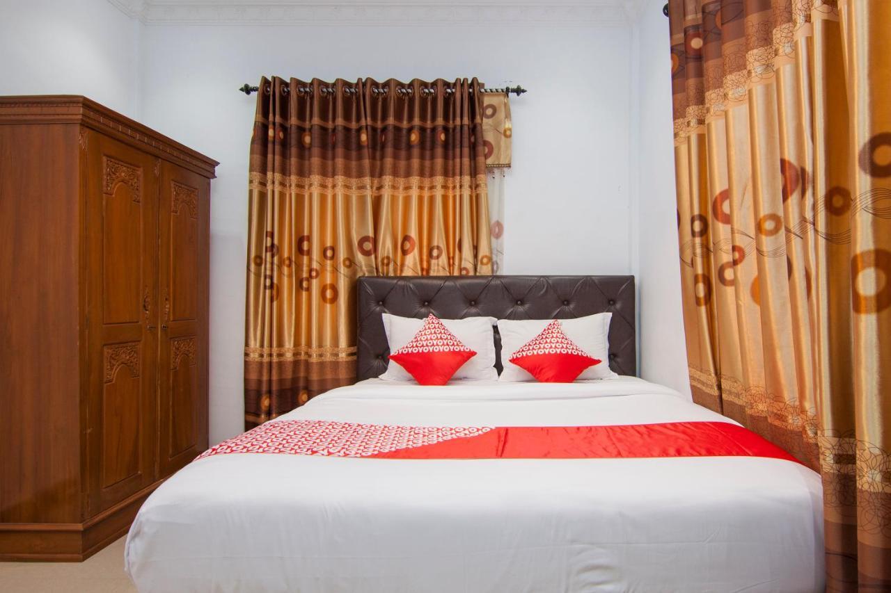 Oyo 1520 Hotel Kartini Tarutung Exteriér fotografie